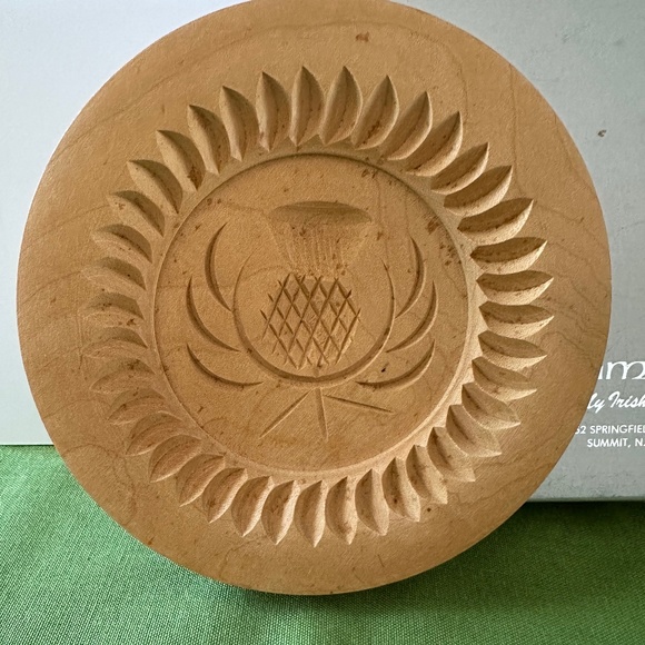 Vintage Shortbread Mould, A Stanley Whyte Product, 6.5” diameter - Picture 1 of 3